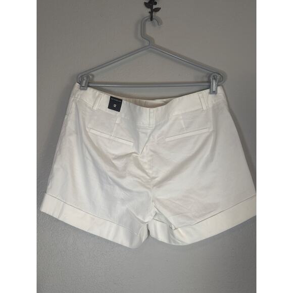 NEW Express White Cotton Shorts Womens 12 Flat Front 4.5 Inseam Pockets NWT - Picture 2 of 5